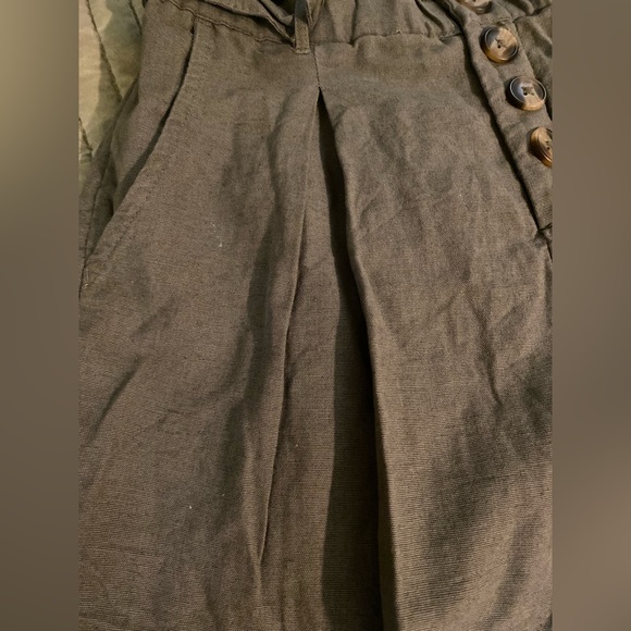 American Eagle Green Paper Bag Shorts - Picture 9 of 9